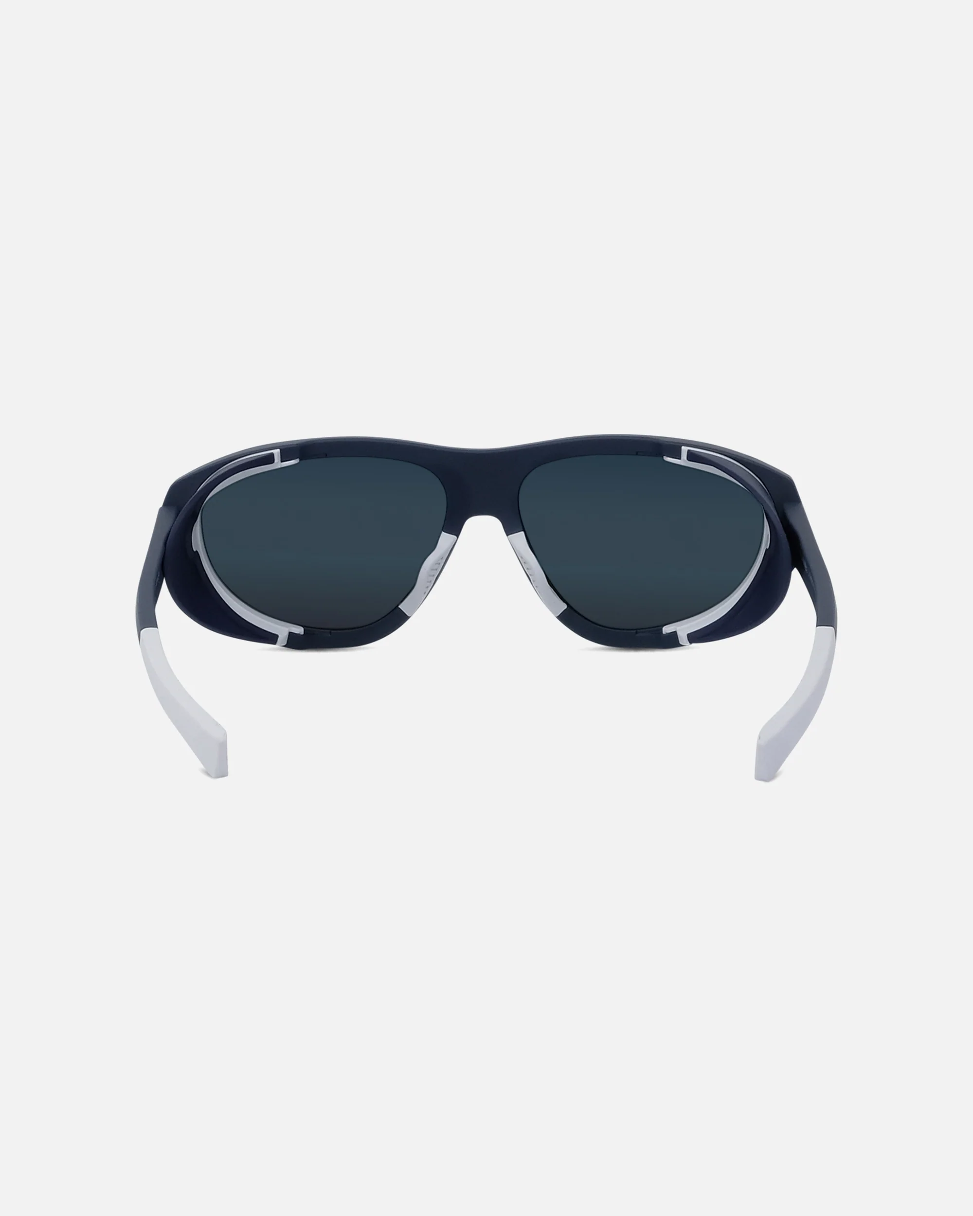 ICE 03 - Image 12