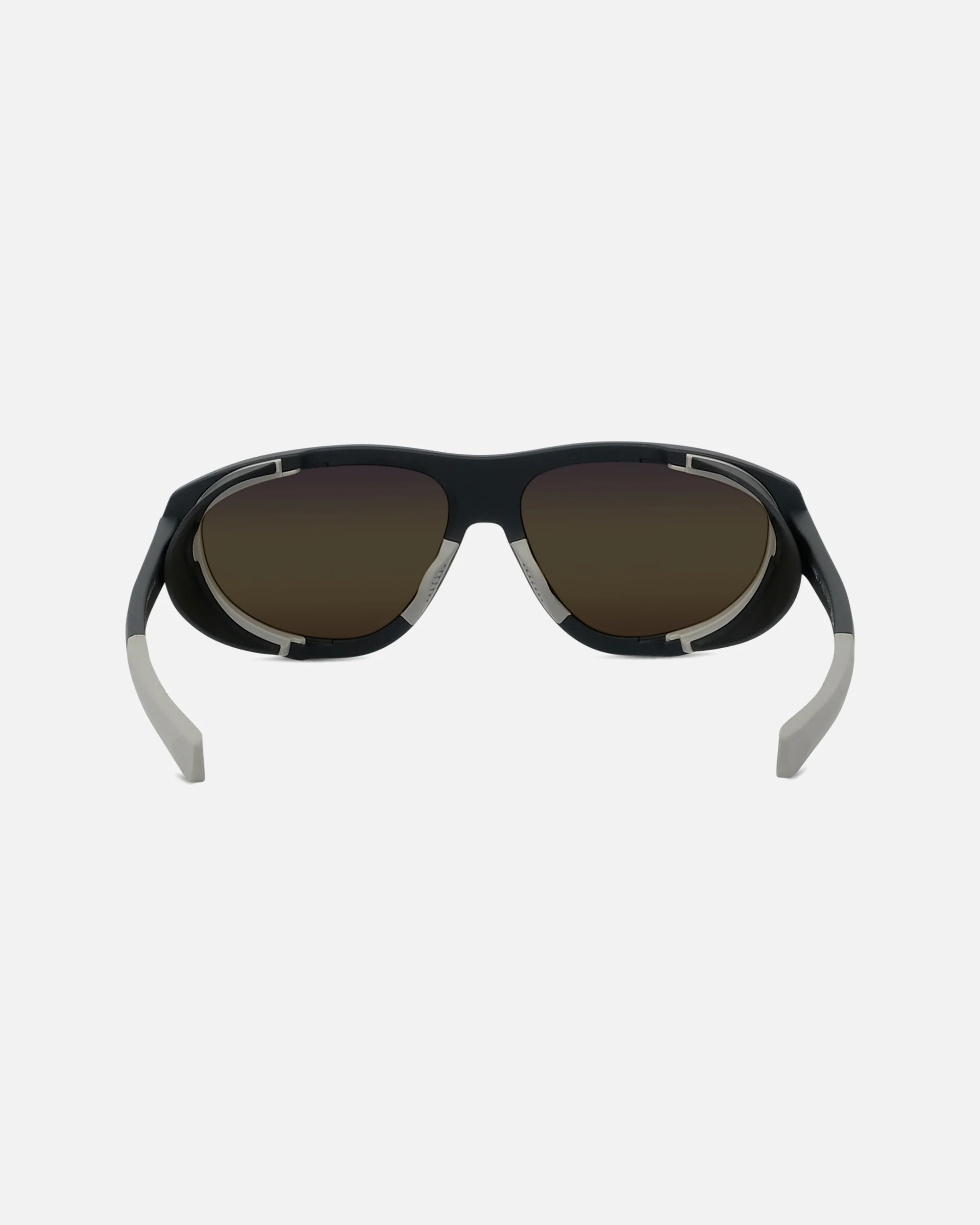 ICE 03 - Image 20