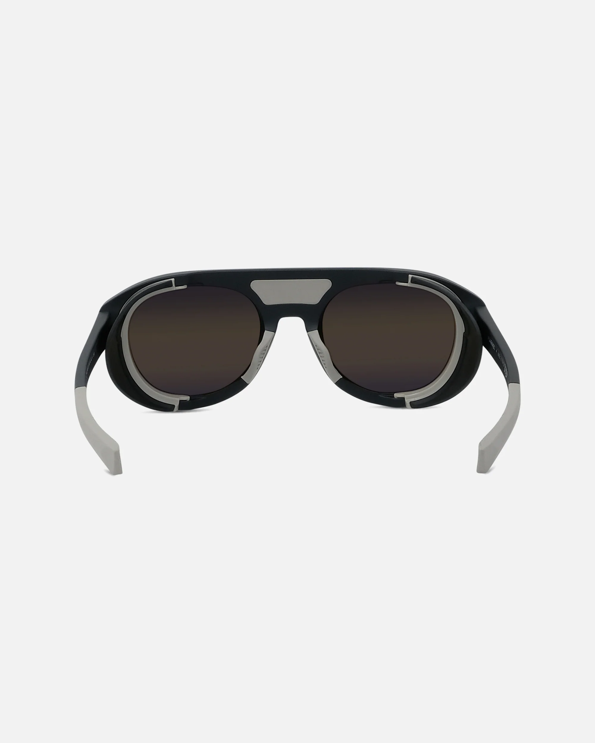 ICE 04 - Image 16